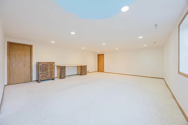 $500,000 | 302 Fairway Drive, Casselton, ND 58012