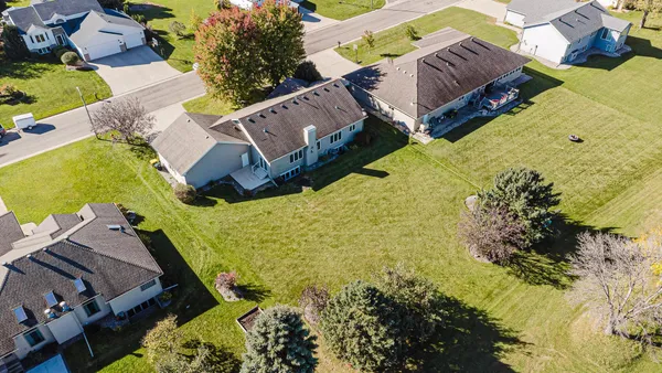 $500,000 | 302 Fairway Drive, Casselton, ND 58012