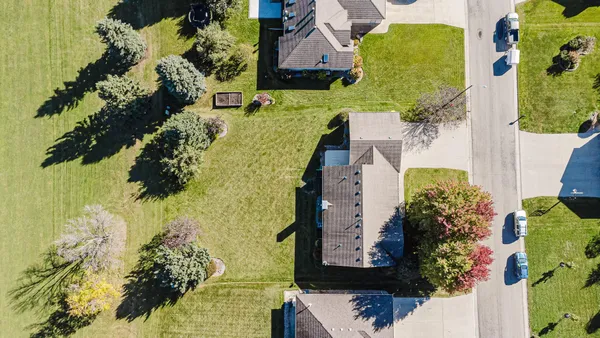 $500,000 | 302 Fairway Drive, Casselton, ND 58012