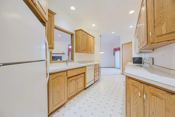 $500,000 | 302 Fairway Drive, Casselton, ND 58012