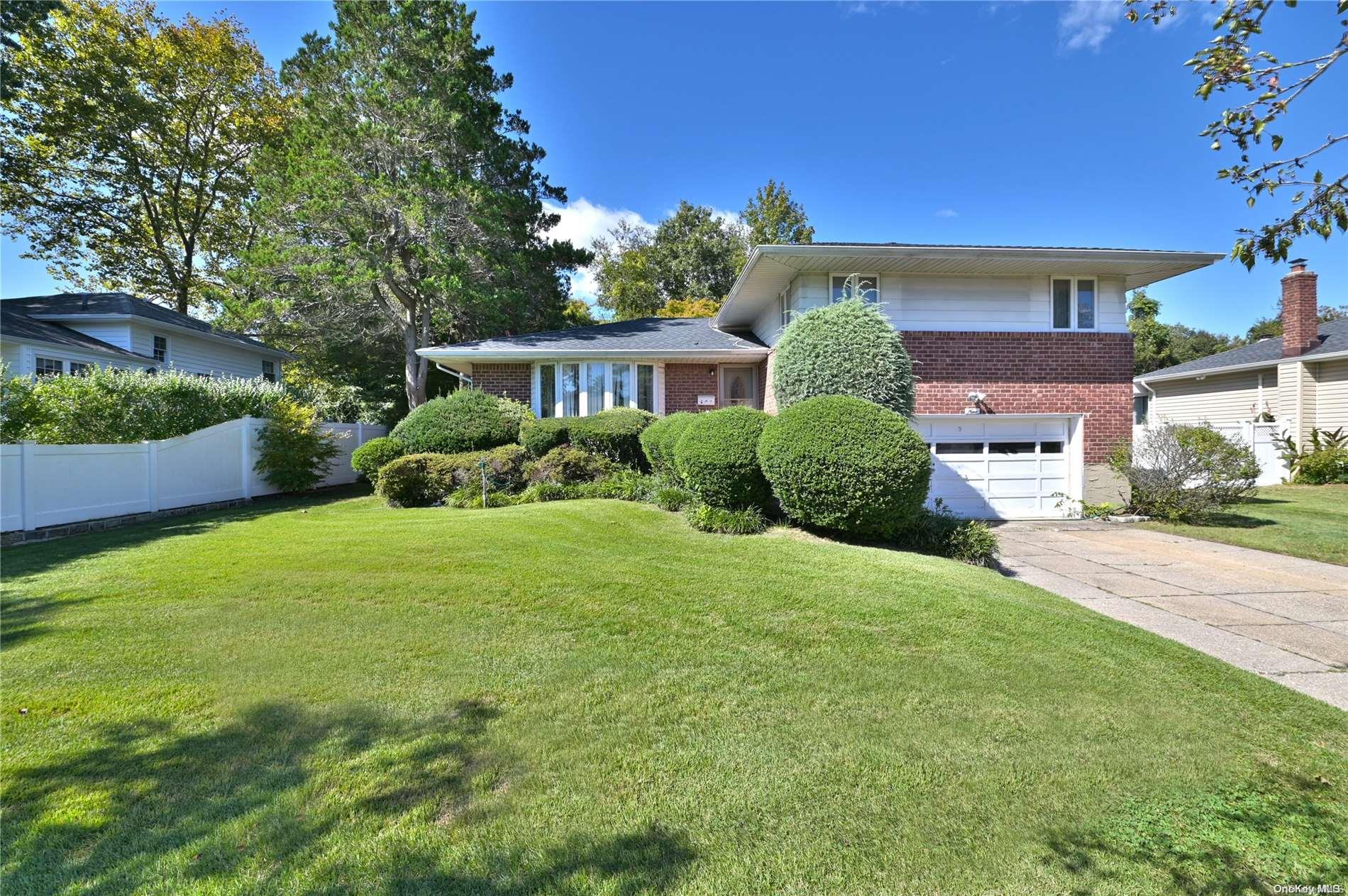 9 Radnor Road Plainview, NY 11803 - Photo 1 of 1 Gallery Image 1