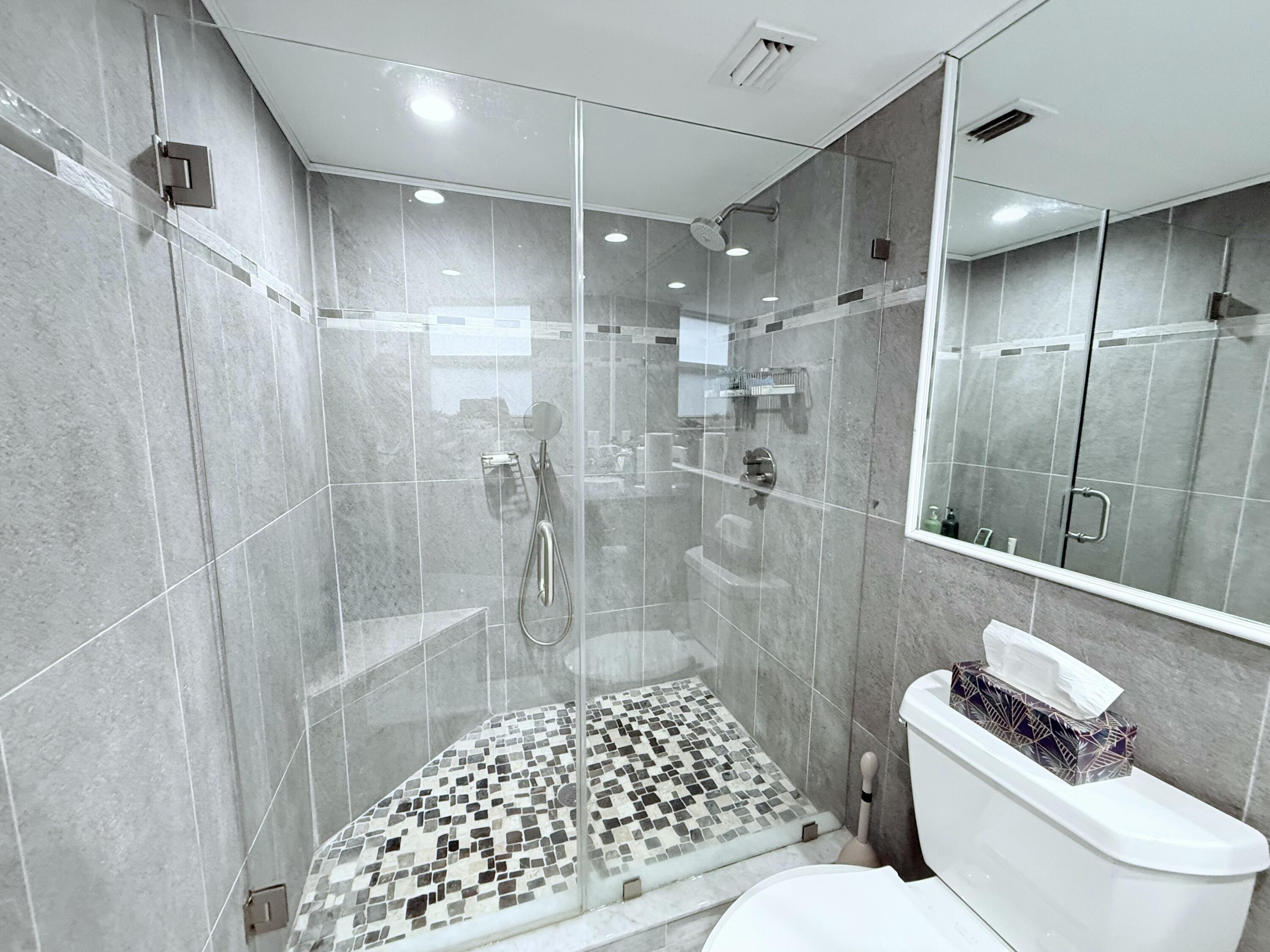 2851 South Ocean Boulevard, Unit 1A Boca Raton, FL 33432 - Photo 20 of 52 Primary Bath