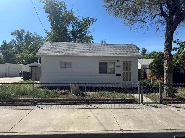 $160,000 | 1220 11th Street, Rock Springs, WY 82901