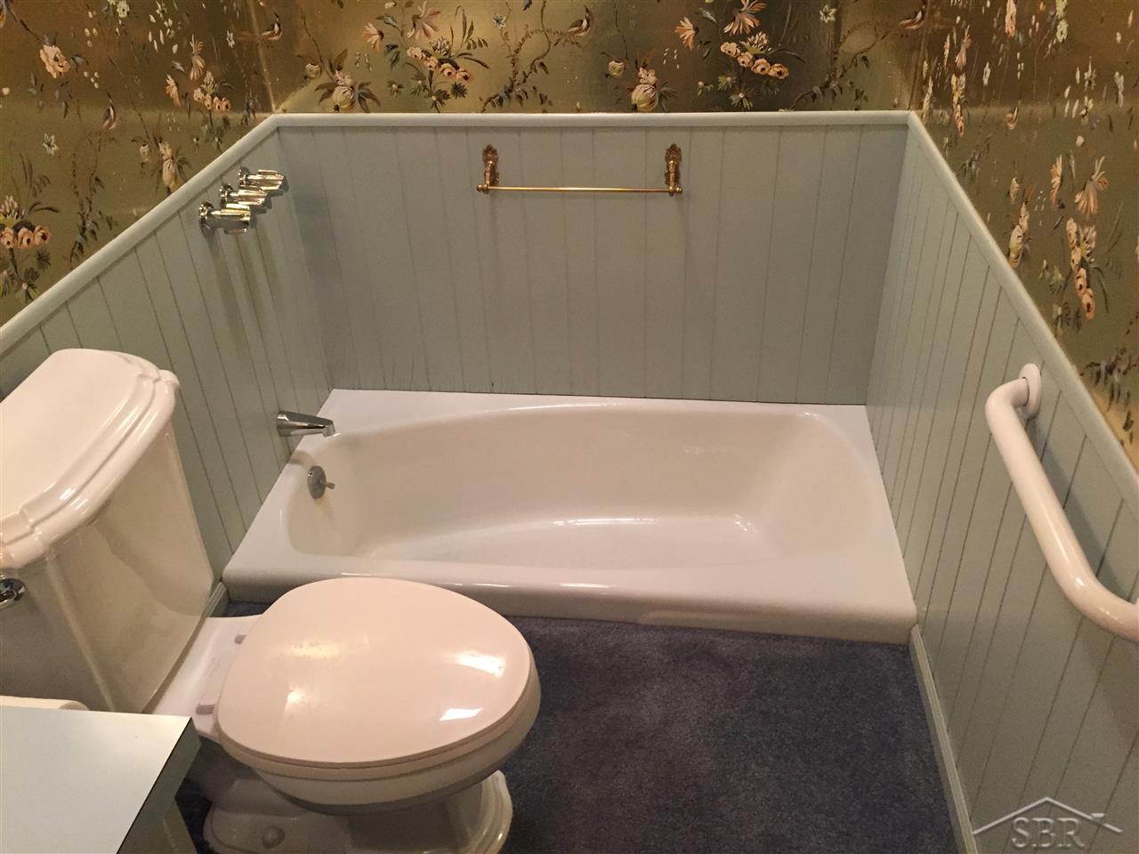 75 Benton Road Saginaw, MI 48602 - Photo 6 of 9 31241990-5.JPG