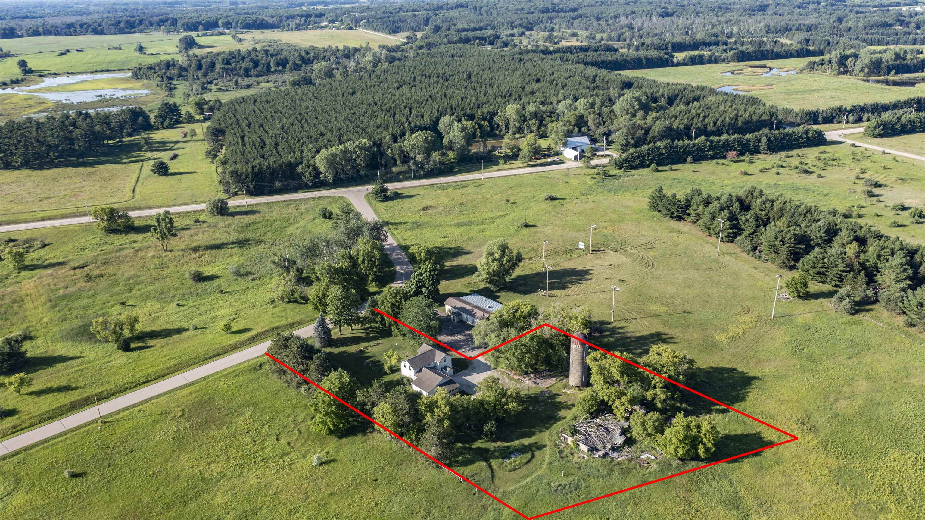 1600 Townsend Road Waupaca, WI 54981 - Photo 26 of 34