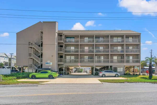 $179,900 | 120 North Dogwood Drive, Unit 112, Murrells Inlet, SC 29576