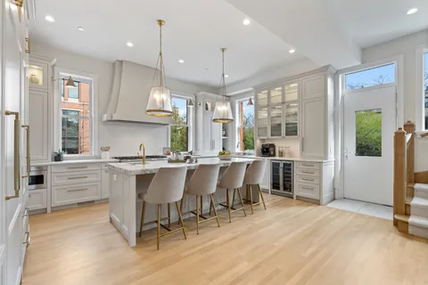 $5,475,000 | 835 West Chalmers Place, Chicago, IL 60614