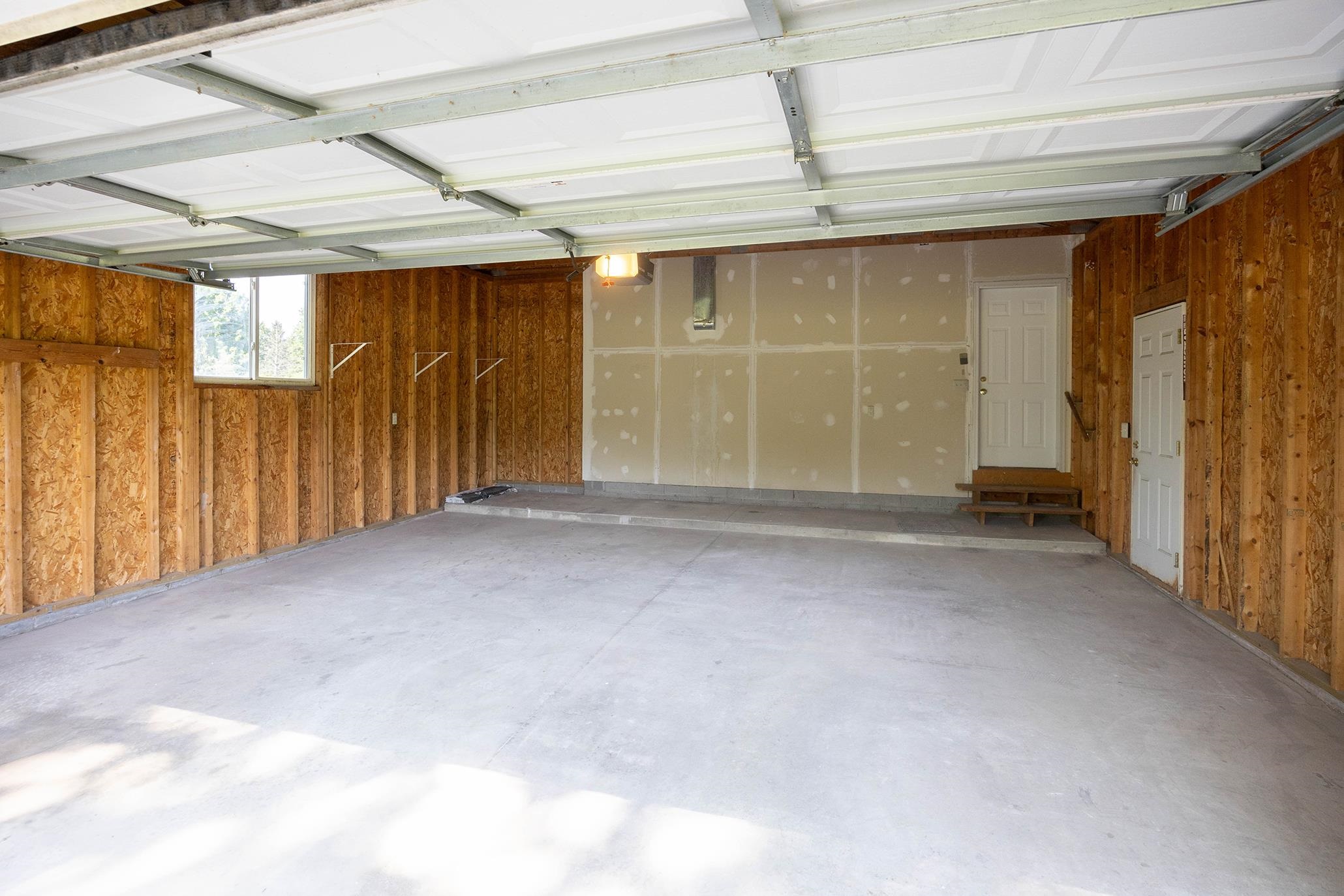 19211 31 Mile Road Ray, MI 48096 - Photo 25 of 41 attached garage with powe