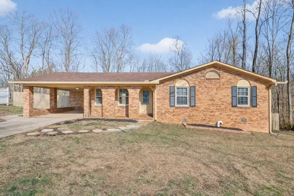 $287,900 | 2267 Lambert Drive, Westmoreland, TN 37186