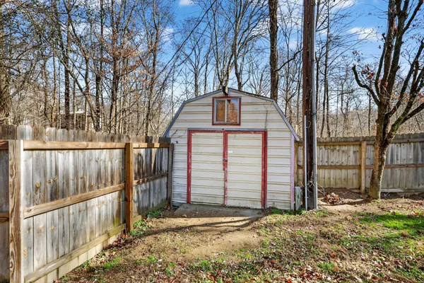 $287,900 | 2267 Lambert Drive, Westmoreland, TN 37186