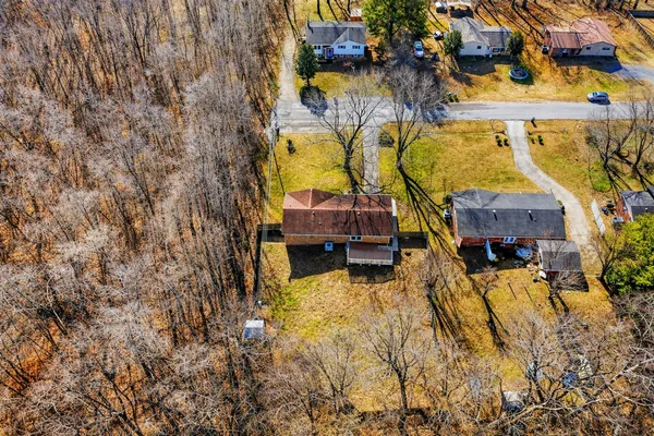 $287,900 | 2267 Lambert Drive, Westmoreland, TN 37186