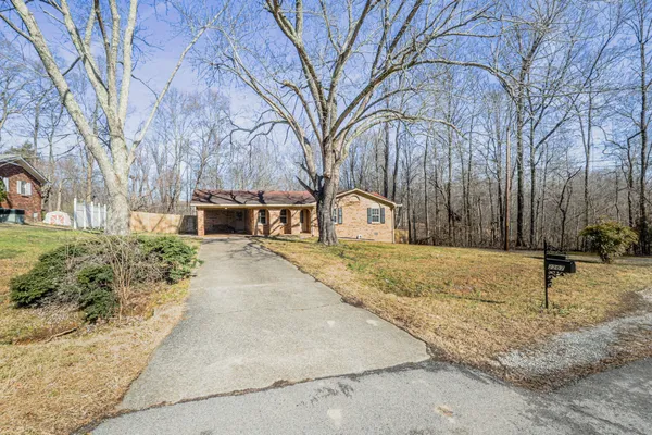 $287,900 | 2267 Lambert Drive, Westmoreland, TN 37186
