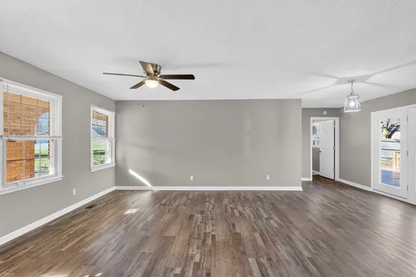 $287,900 | 2267 Lambert Drive, Westmoreland, TN 37186