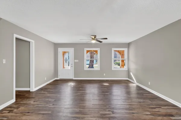 $287,900 | 2267 Lambert Drive, Westmoreland, TN 37186