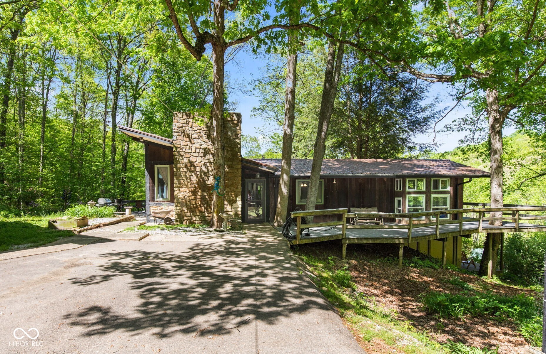 1686 Borders Road Nashville, IN 47448 - Photo 3 of 74 Gallery Image 3