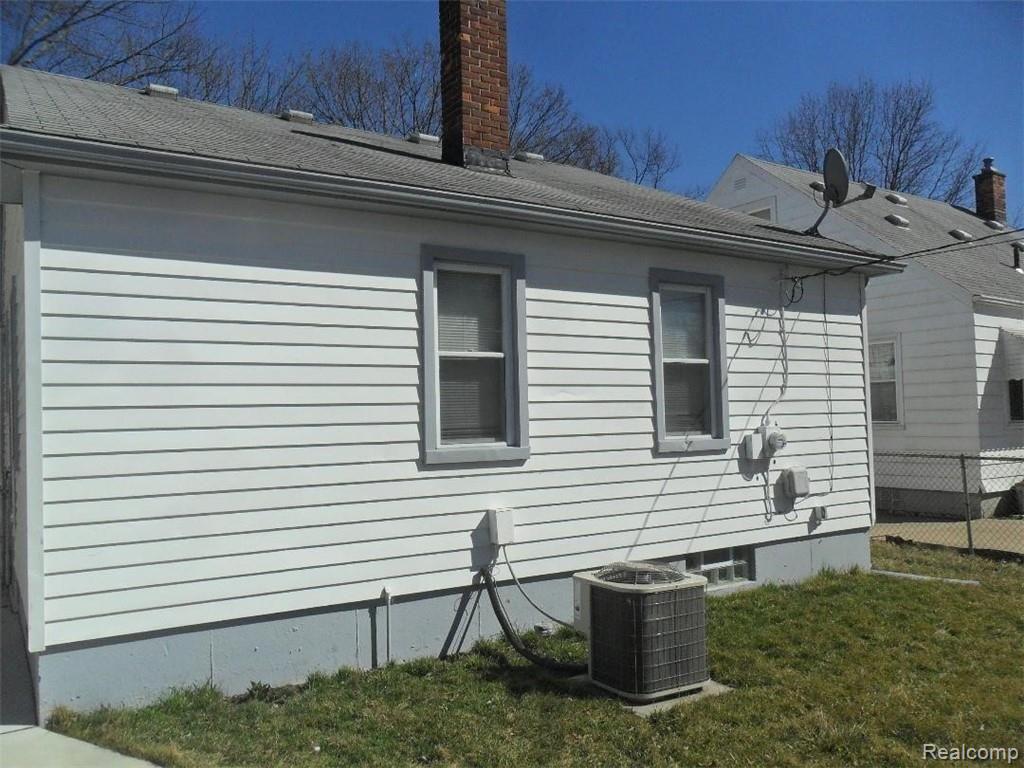 3736 Hipp Street Dearborn, MI 48124 - Photo 4 of 14