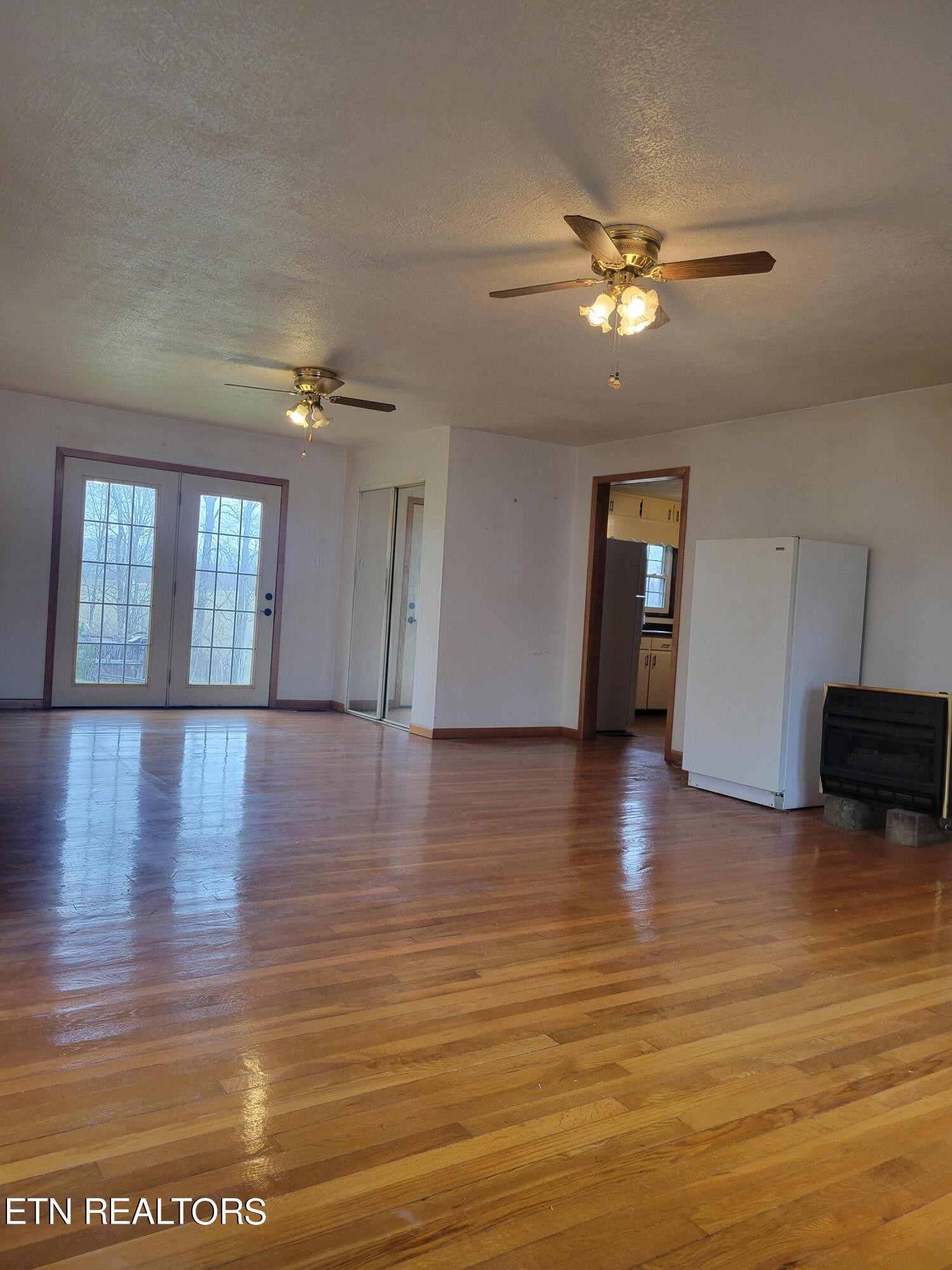 600 Boles Road Robbins, TN 37852 - Photo 2 of 14 Gallery Image 2