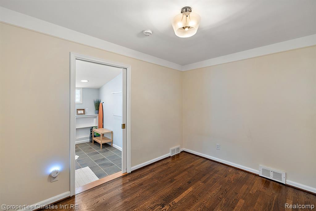 2205 Pembroke Road Birmingham, MI 48009 - Photo 15 of 36