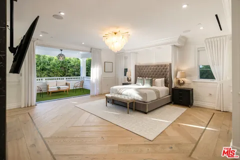 $4,977,000 | 843 North Spaulding Avenue, Los Angeles, CA 90046