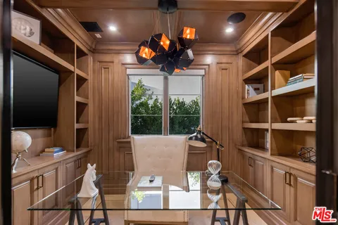 $4,977,000 | 843 North Spaulding Avenue, Los Angeles, CA 90046