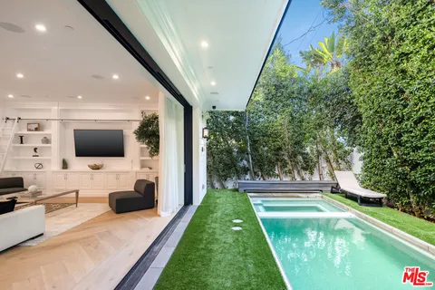 $4,977,000 | 843 North Spaulding Avenue, Los Angeles, CA 90046