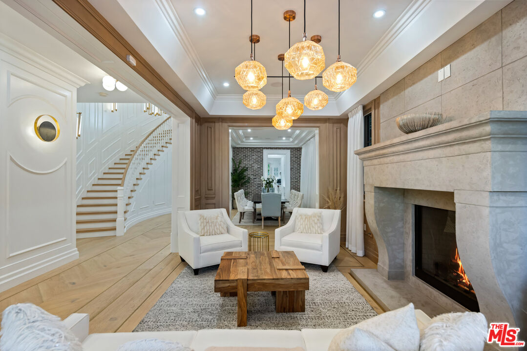 843 North Spaulding Avenue Los Angeles, CA 90046 - Photo 10 of 22