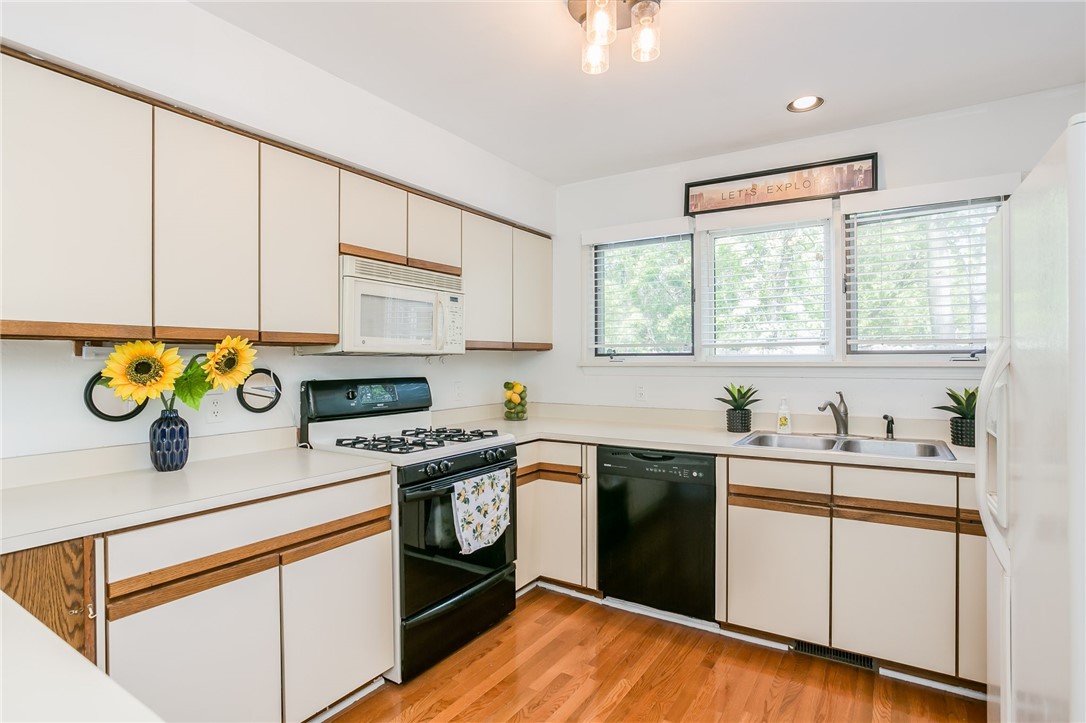 658 Broadway Rochester, NY 14607 - Photo 10 of 21