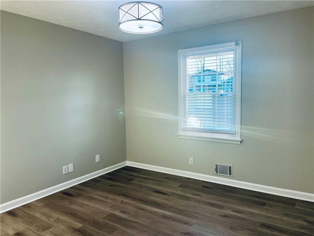 637 Rae Drive Southwest Lawrenceville, GA 30044 - Photo 12 of 27