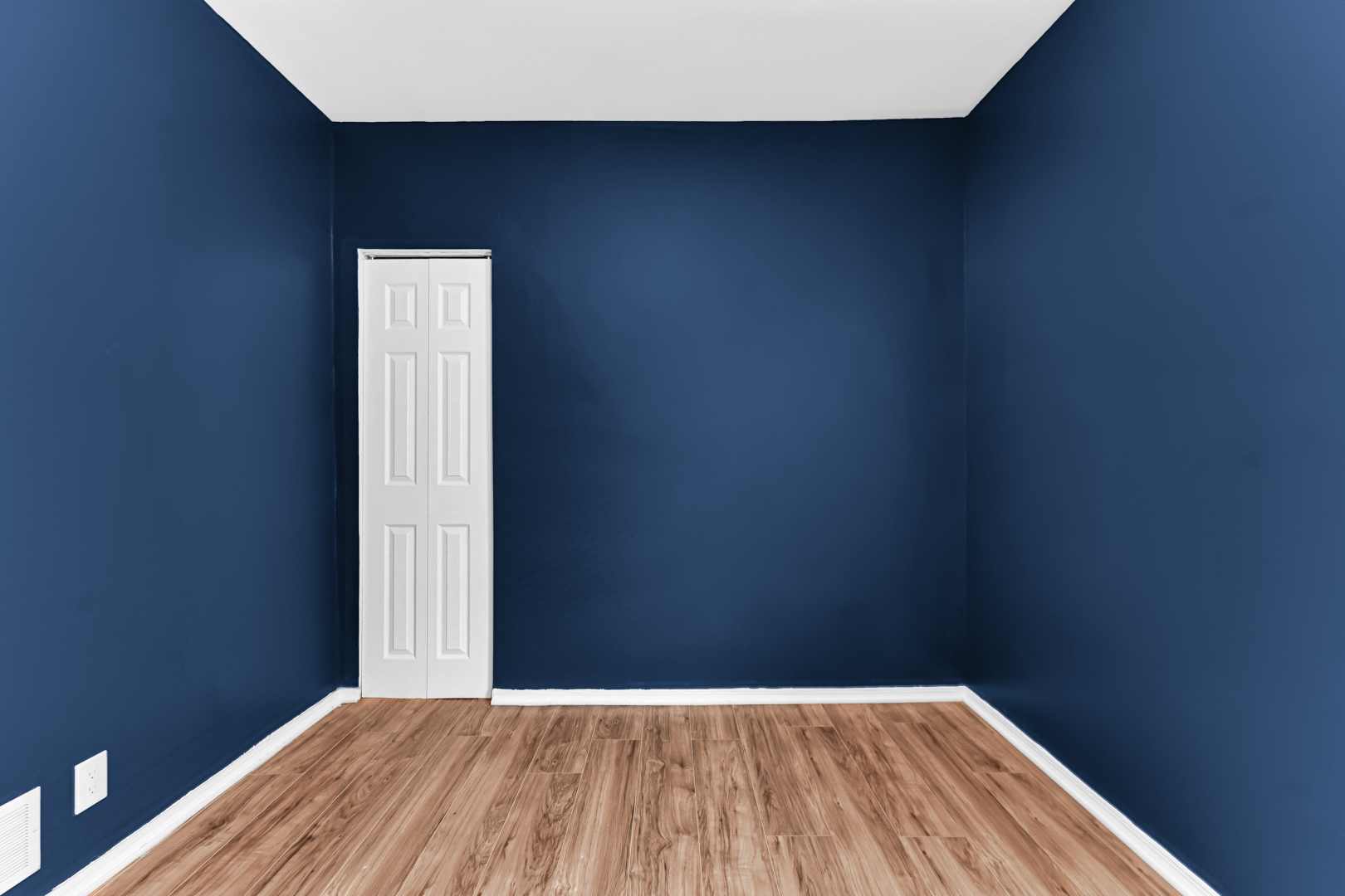 8922 South May Street Chicago, IL 60620 - Photo 11 of 23 a view of wooden floor in a room