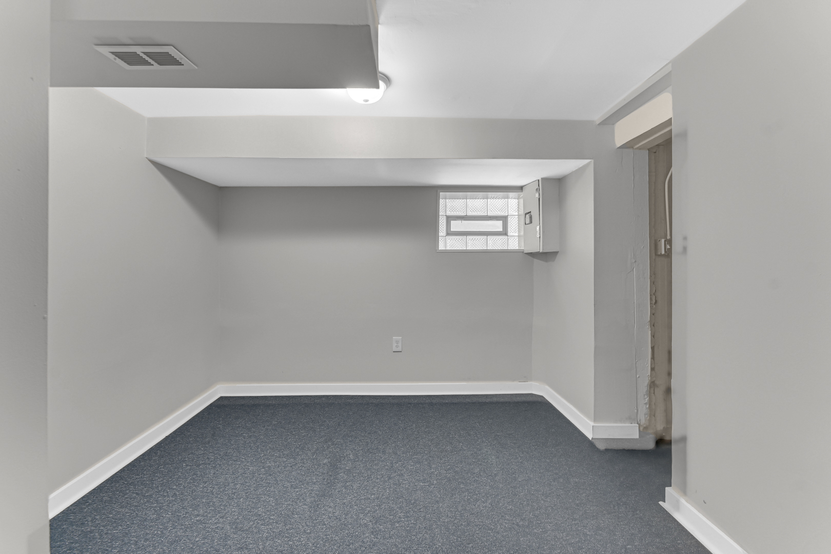 8922 South May Street Chicago, IL 60620 - Photo 18 of 23 a view of an empty room
