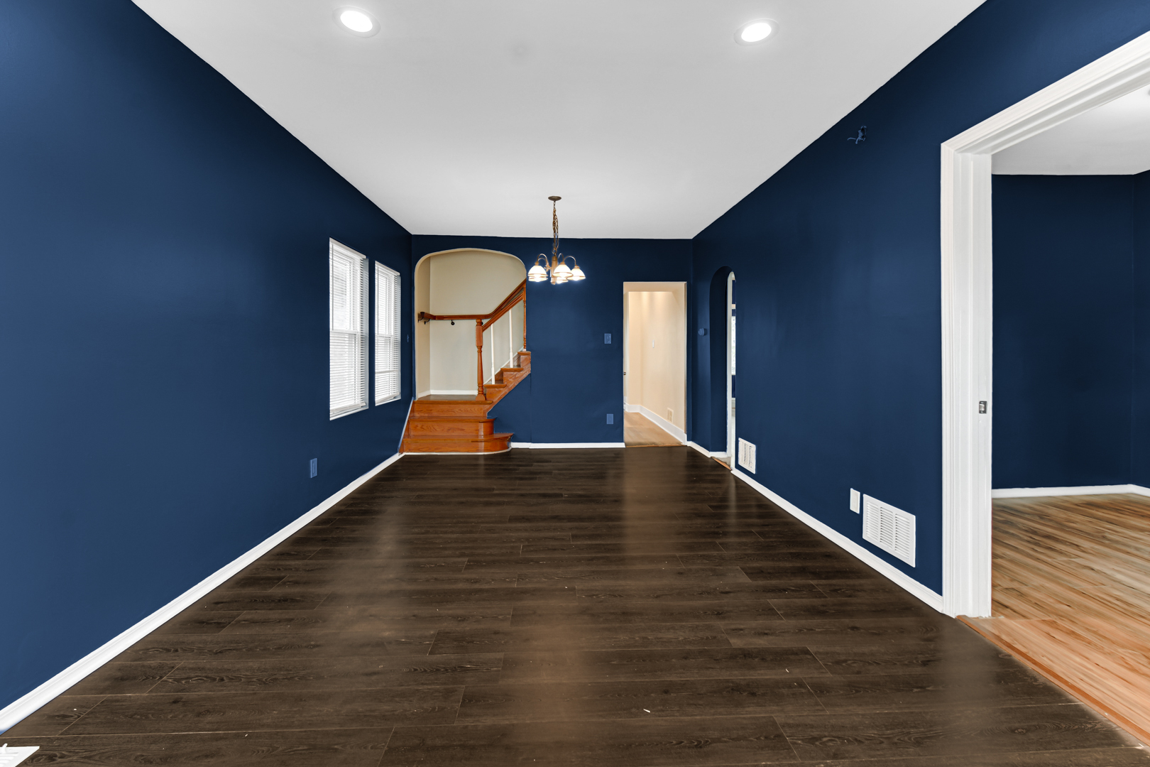 8922 South May Street Chicago, IL 60620 - Photo 6 of 23 a view of an entryway