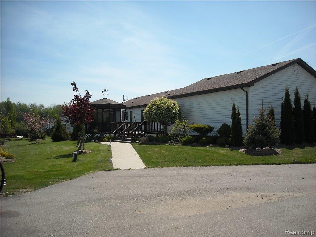 9944 Smiths Creek Road Goodells, MI 48027 - Photo 19 of 25 deck