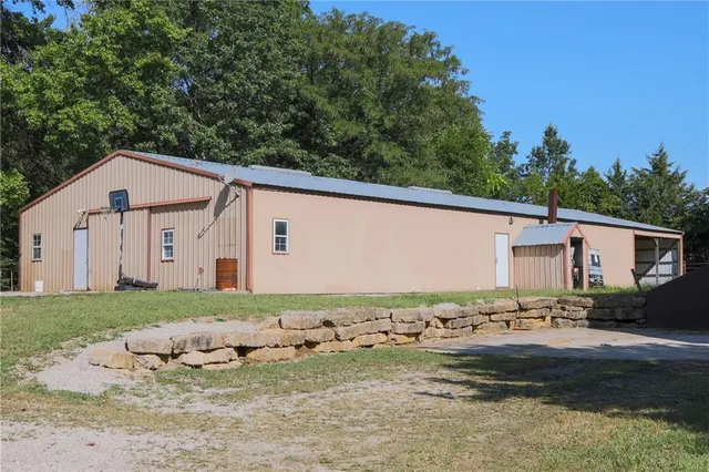 $615,000 | 13263 A Northeast County Road 23, Adrian, MO 64720