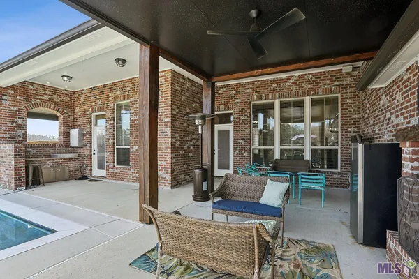 $549,000 | 9038 Villa Haven Drive, Greenwell Springs, LA 70739