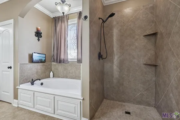 $549,000 | 9038 Villa Haven Drive, Greenwell Springs, LA 70739
