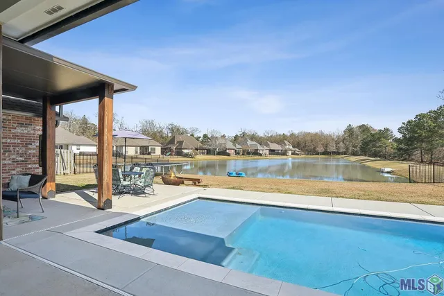 $565,000 | 9038 Villa Haven Drive, Greenwell Springs, LA 70739