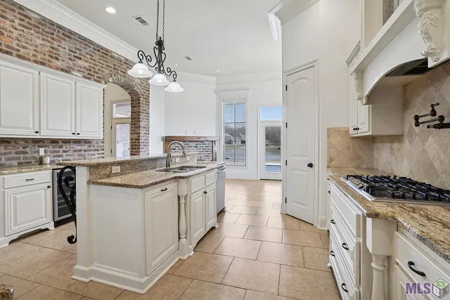 $565,000 | 9038 Villa Haven Drive, Greenwell Springs, LA 70739