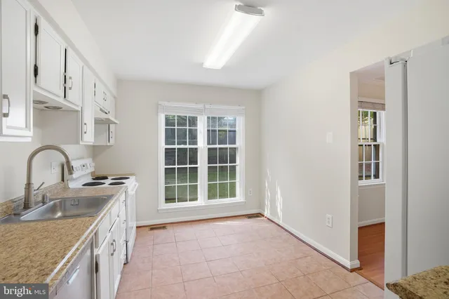 $3,700 | 9207 Hunting Pines Place, Fairfax, VA 22032