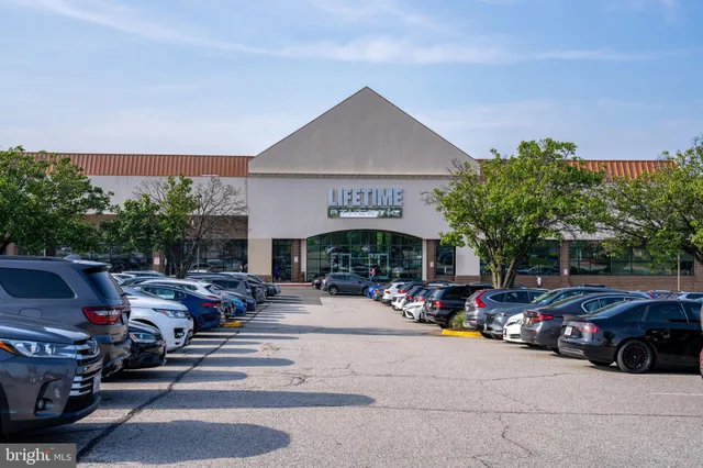 $3,700 | 9207 Hunting Pines Place, Fairfax, VA 22032