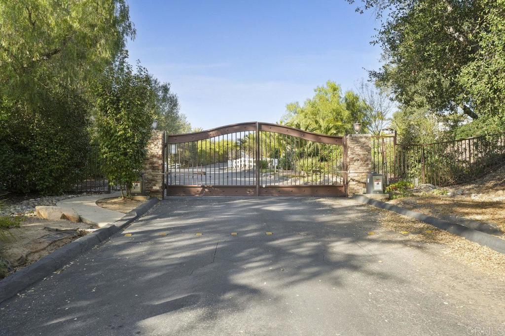 27051 Toyon Ridge Trail Valley Center, CA 92082 - Photo 18 of 61