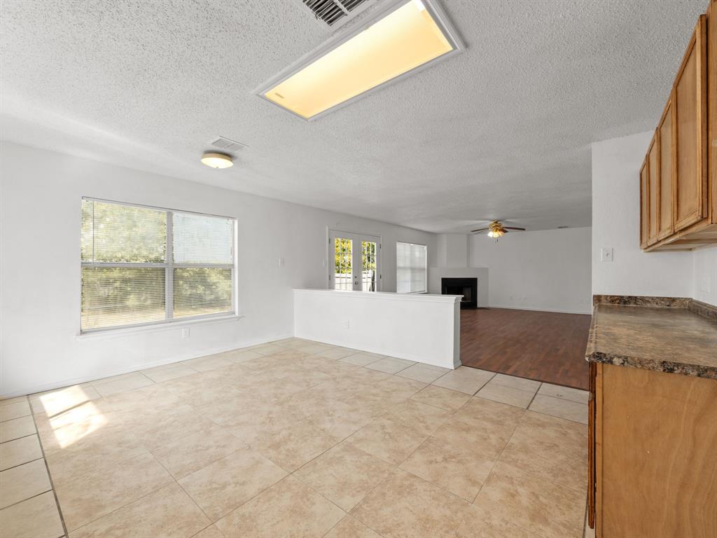 1237 McCary Street Cedar Hill, TX 75104 - Photo 17 of 38 a view of kitchen and window