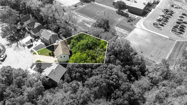 $270,000 | 5826 North Delta Avenue, Kansas City, MO 64151