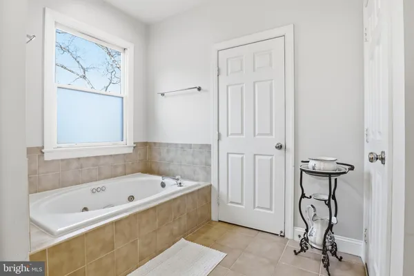 $7,200 | 1142 North Jackson Street, Arlington, VA 22201