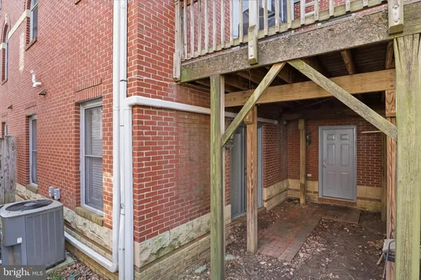 $7,200 | 1142 North Jackson Street, Arlington, VA 22201