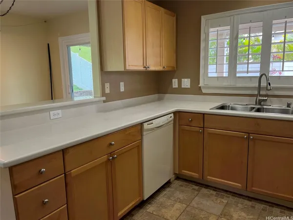 $4,200 | 92-6043 Nemo Street, Unit 24, Kapolei, HI 96707