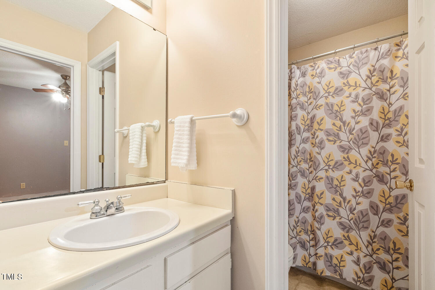 721 Benchmark Drive Raleigh, NC 27615 - Photo 28 of 37 721 Benchmark Dr Raleigh NC-large-037-00