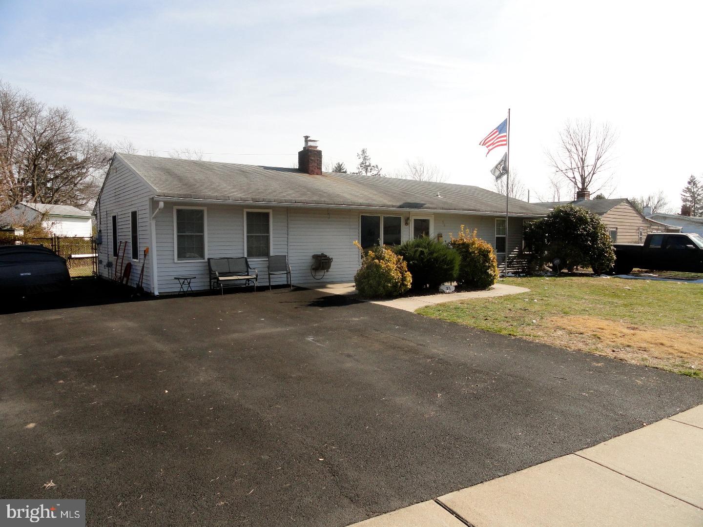 26 Valley Road Levittown, PA 19057 - Photo 1 of 9 Gallery Image 1
