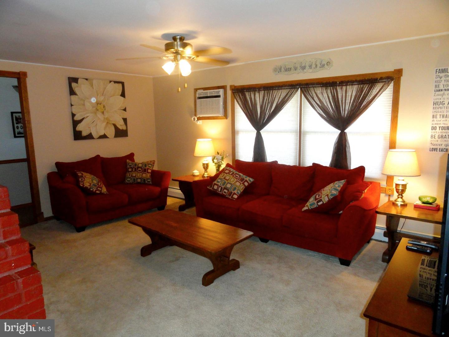 26 Valley Road Levittown, PA 19057 - Photo 3 of 9 Living Room