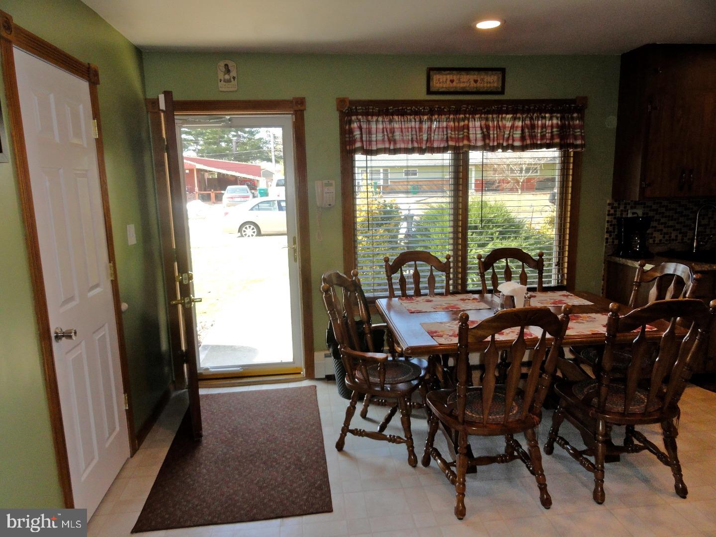 26 Valley Road Levittown, PA 19057 - Photo 6 of 9 Dining Room
