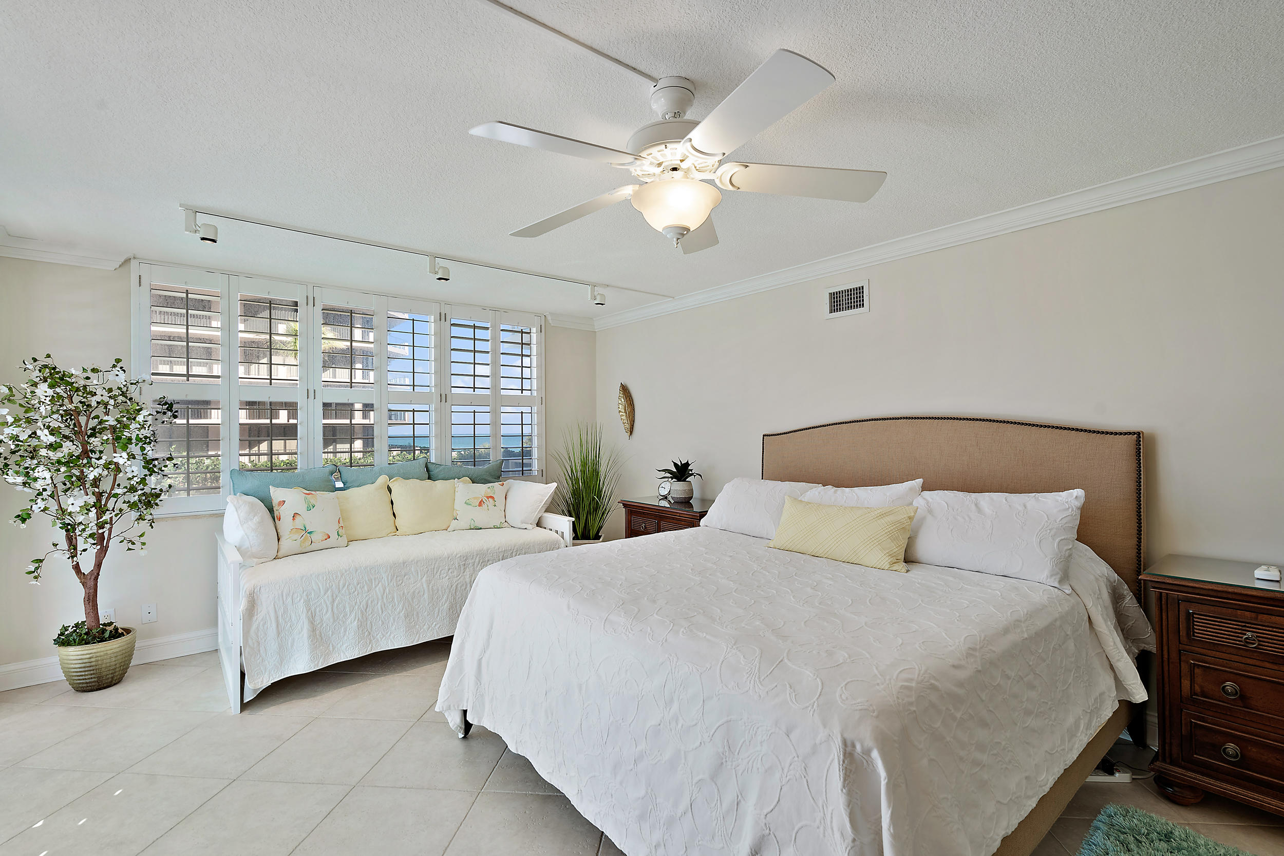 500 Ocean Drive, Unit E2A Juno Beach, FL 33408 - Photo 13 of 31 Master BD